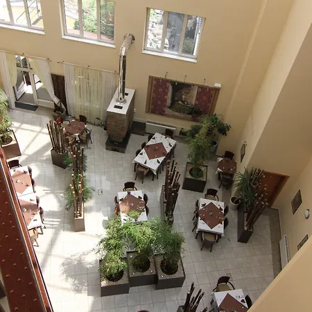 Theresia 3*